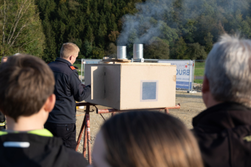 Feuerlöschervorführung (c)ReinhardEmsenhuber-WEB-27