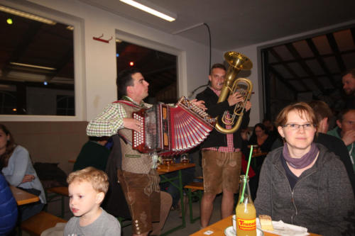Musikant Christoph Mittermayr mit seinem Kollegen