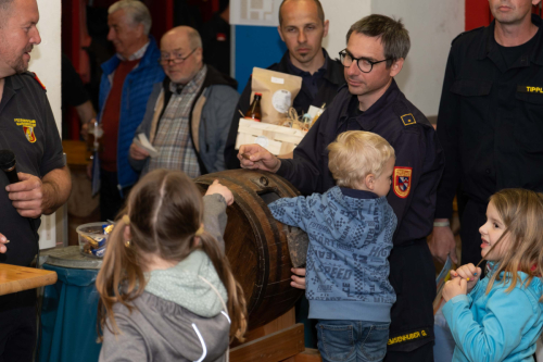 Maibaumaufstellen-2026-cReinhardEmsenhuber-105