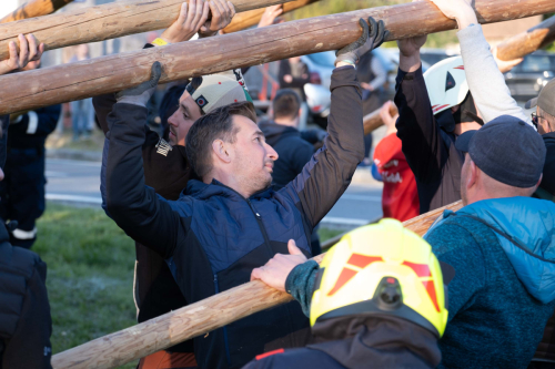 Maibaumaufstellen-2026-cReinhardEmsenhuber-21