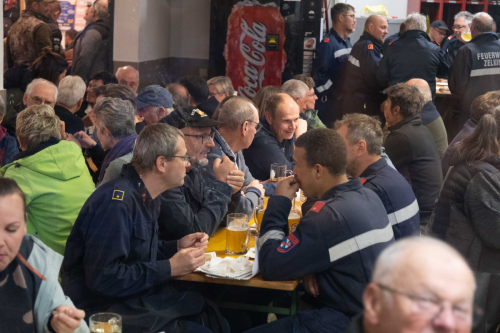 Maibaumaufstellen-2026-cReinhardEmsenhuber-73