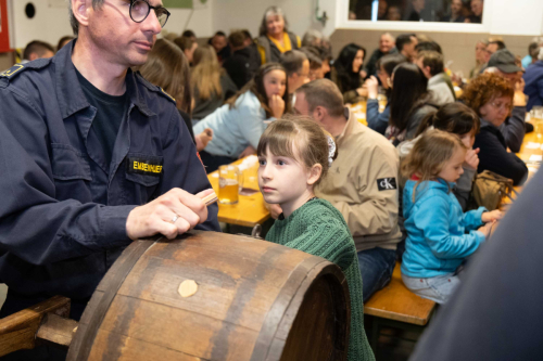 Maibaumaufstellen-2026-cReinhardEmsenhuber-99