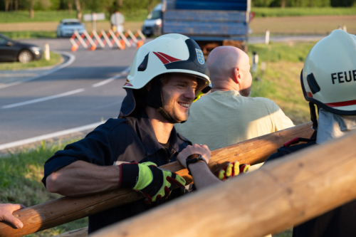 Maibaumaufstellen2025 cReinhardEmsenhuber-16