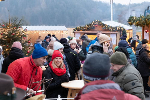 Weihnachten im Dorf 2024-9791 (1) (1)