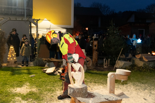 Weihnachten im Dorf 2024-9826 (1) (1)